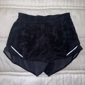 lululemon camo hotty hot shorts